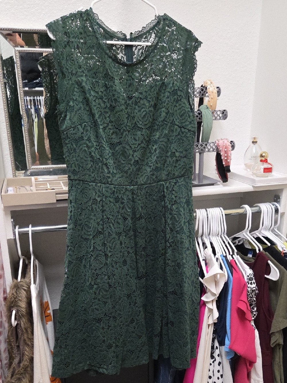 Sleeveless Lace Midi Dress in Dark Green